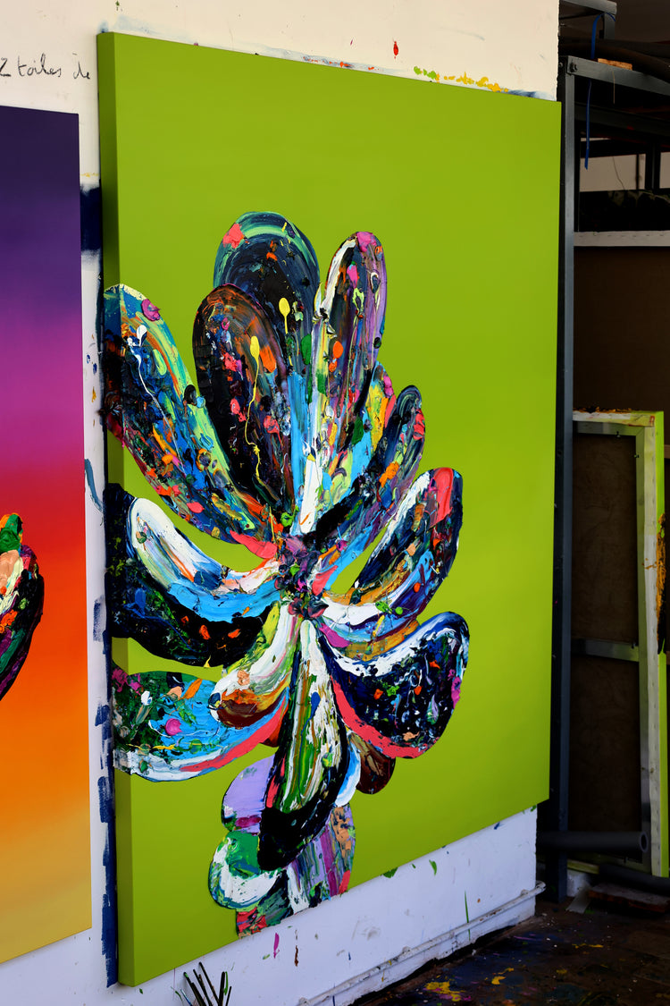 
Succulent Giant by Dominic Virtosu: original work, 180x150cm / 70.8x59.5 in, oil and spray paint on canvas, 2022 (view 21)
