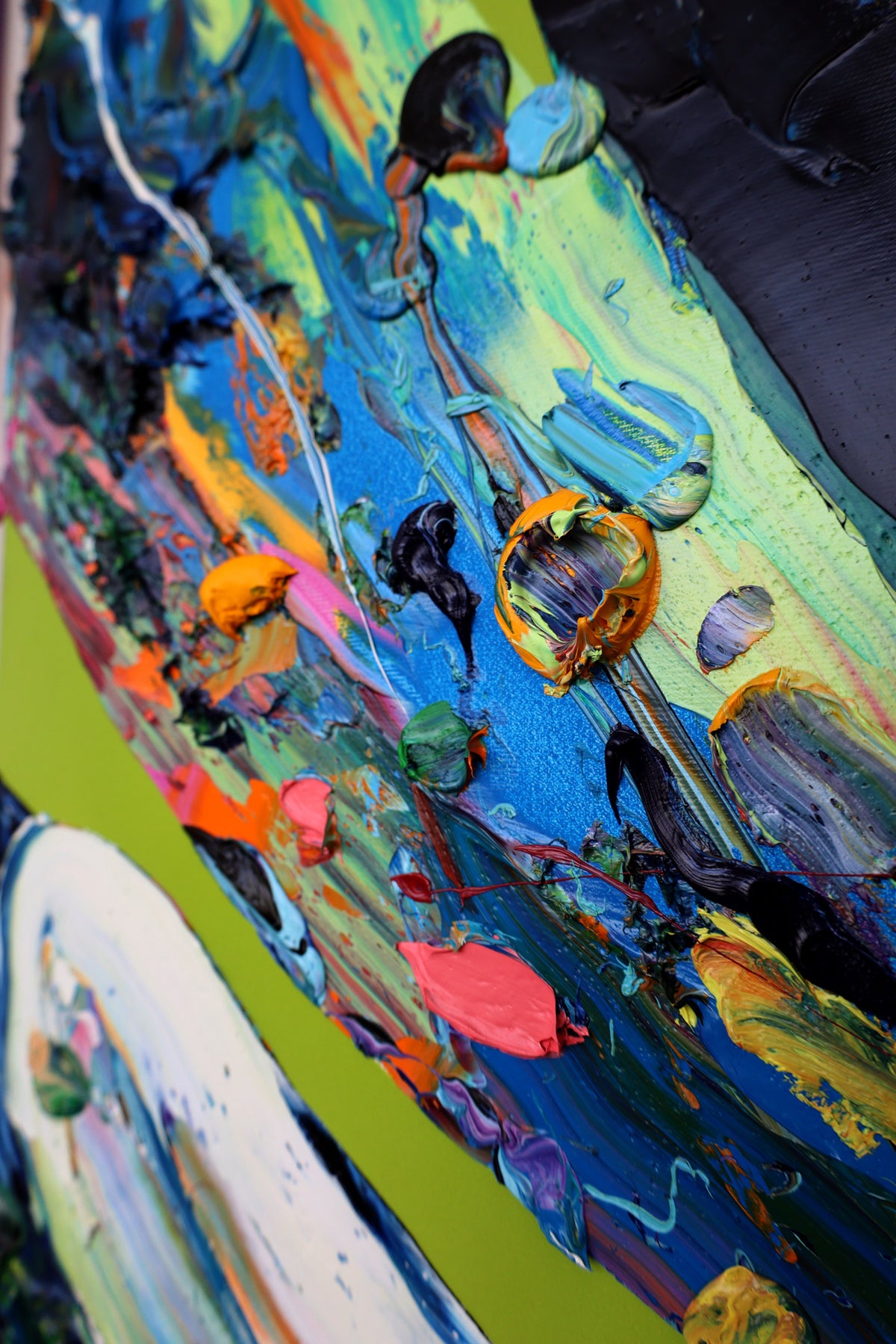 
Succulent Giant by Dominic Virtosu: original work, 180x150cm / 70.8x59.5 in, oil and spray paint on canvas, 2022 (view 7)